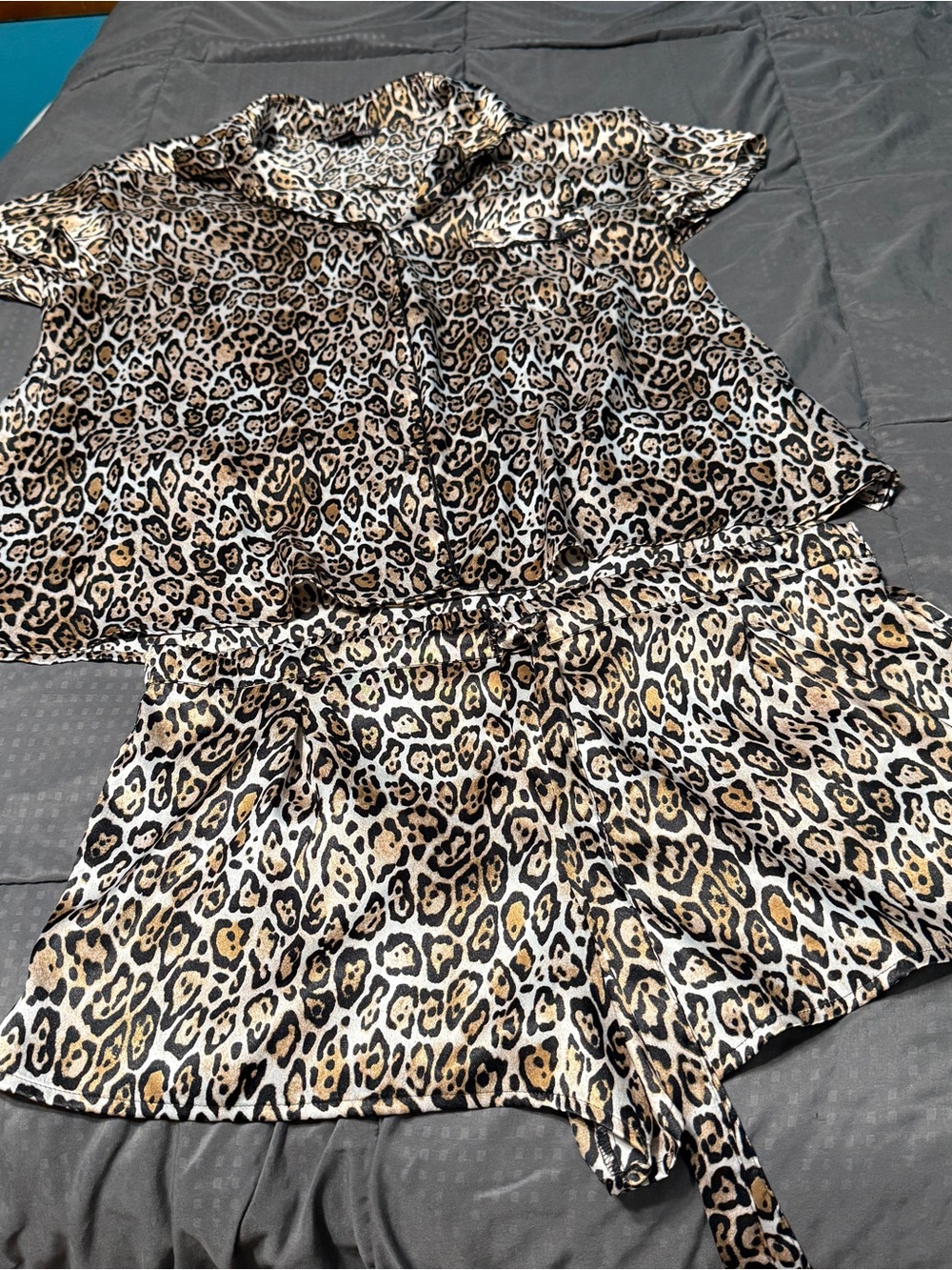 Victoria's Secret Leopard Print Two Piece Short Pajamas Pjs Size Large